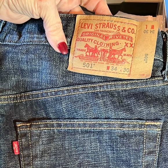 Levi's 501 Levi Men's straight leg, button fly Jeans - Picture 8 of 9